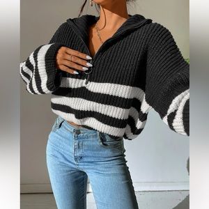 Stripped Half Zip Black and White Cropped Sweater size M/6